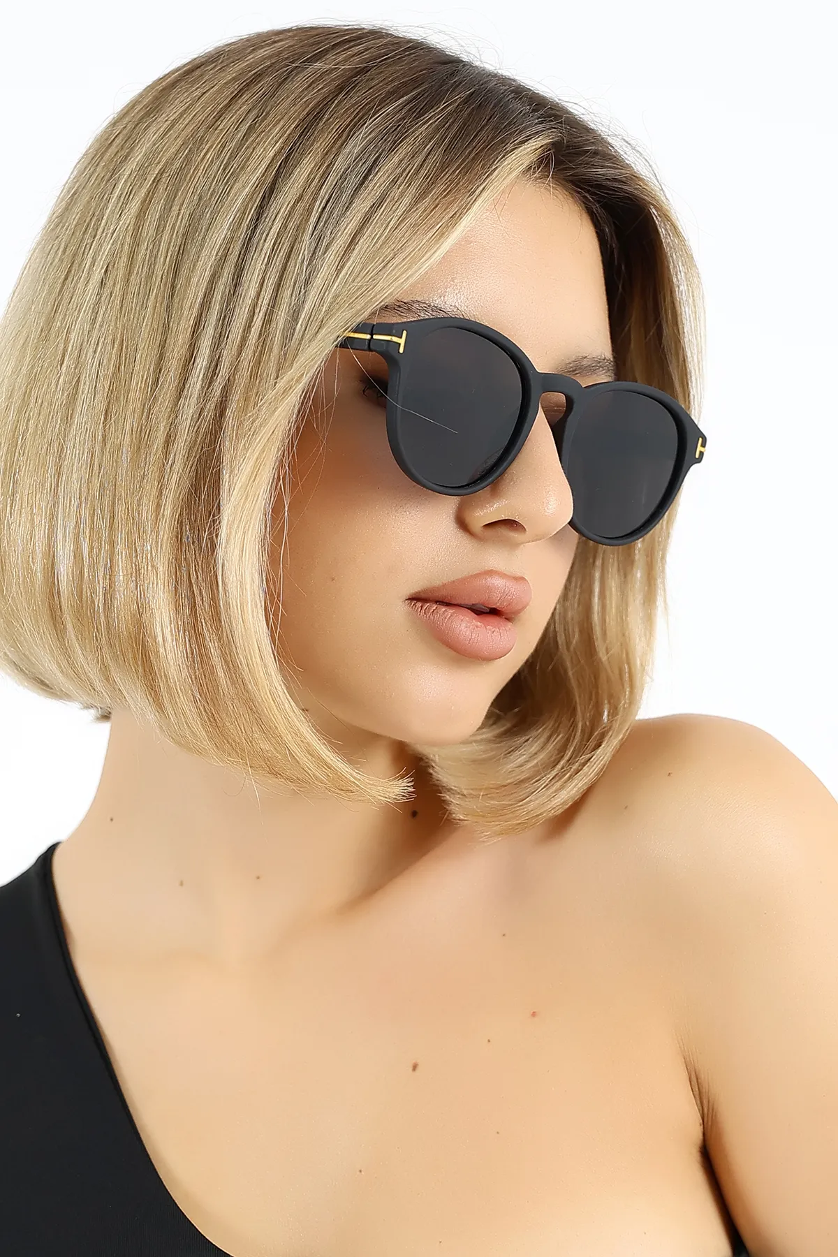 Kadın UV400 Mat Siyah Oval Güneş Gözlüğü Gold Detay WP25-14 C2 M Kadın UV400 Mat Siyah Oval Güneş Gözlüğü Gold Detay WP25-14 C2 M