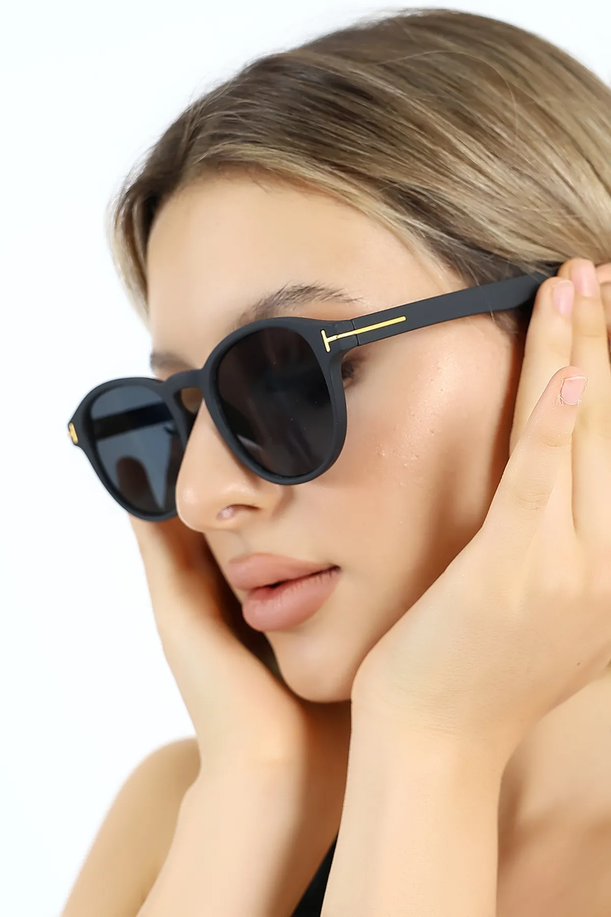 Kadın UV400 Mat Siyah Oval Güneş Gözlüğü Gold Detay WP25-14 C2 M Kadın UV400 Mat Siyah Oval Güneş Gözlüğü Gold Detay WP25-14 C2 M