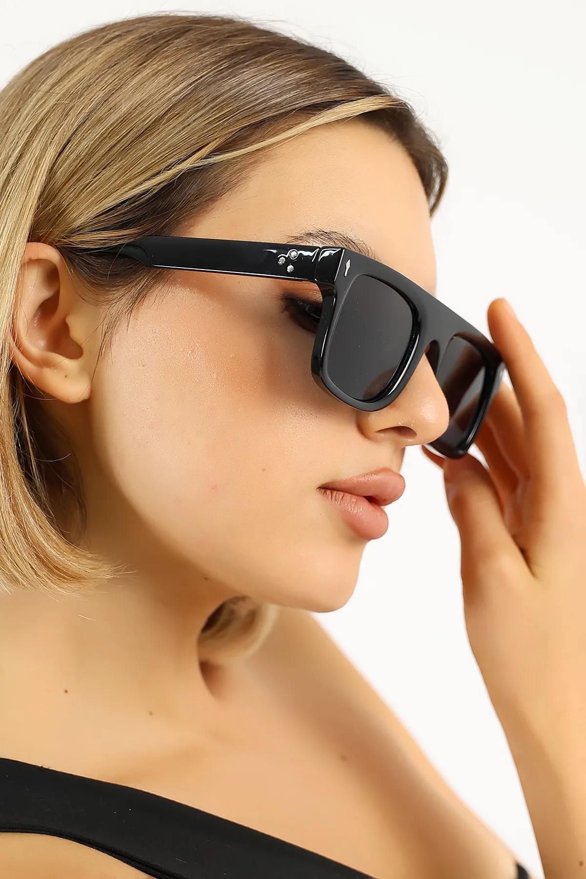 Kadın UV400 Siyah Kare Güneş Gözlüğü 25-22 C2 Kadın UV400 Siyah Kare Güneş Gözlüğü 25-22 C2