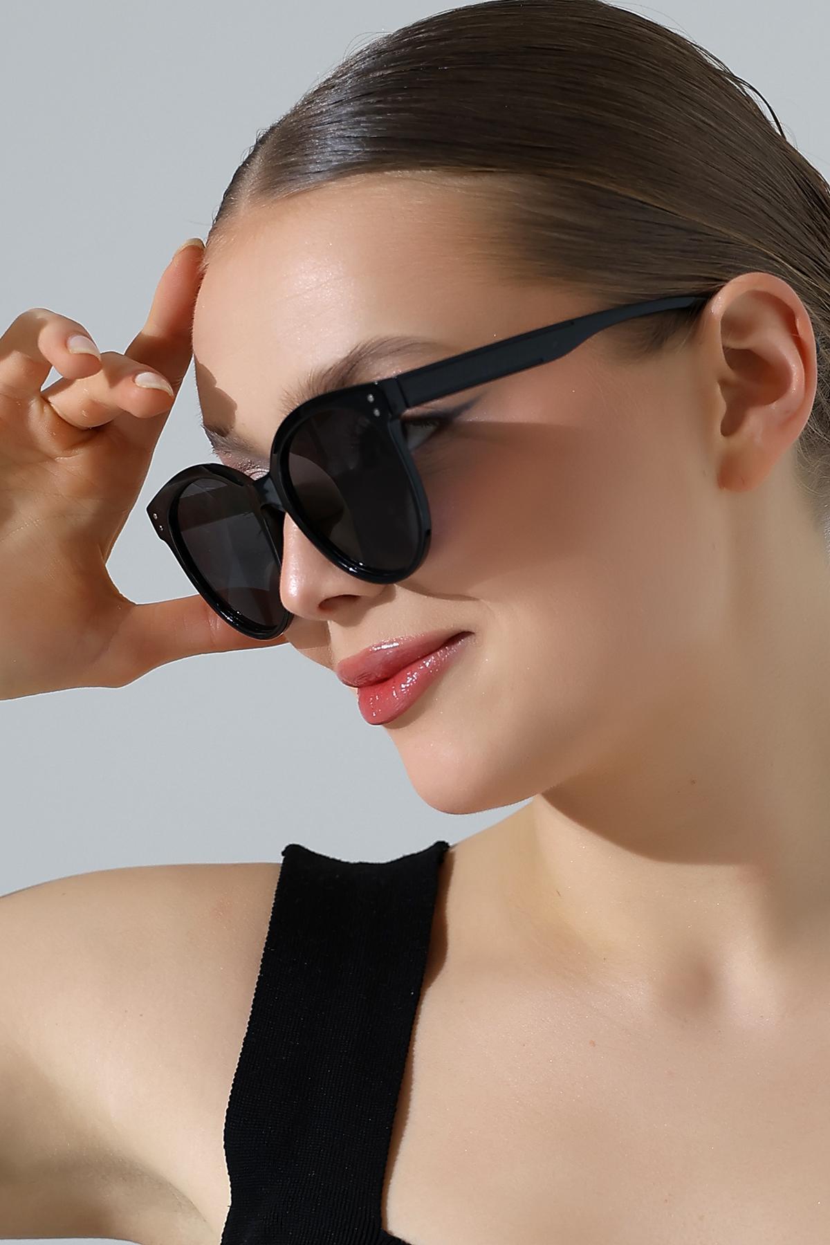 Kadın Aksesuarlı Oval Siyah UV400 Güneş Gözlüğü 23008 c2